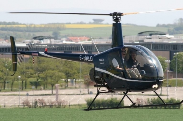 Bapteme de l air en helicoptere dans la region parisienne.jpg